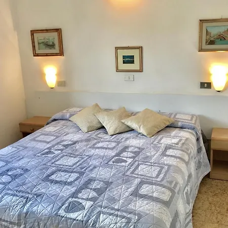 Elpado Apartment *